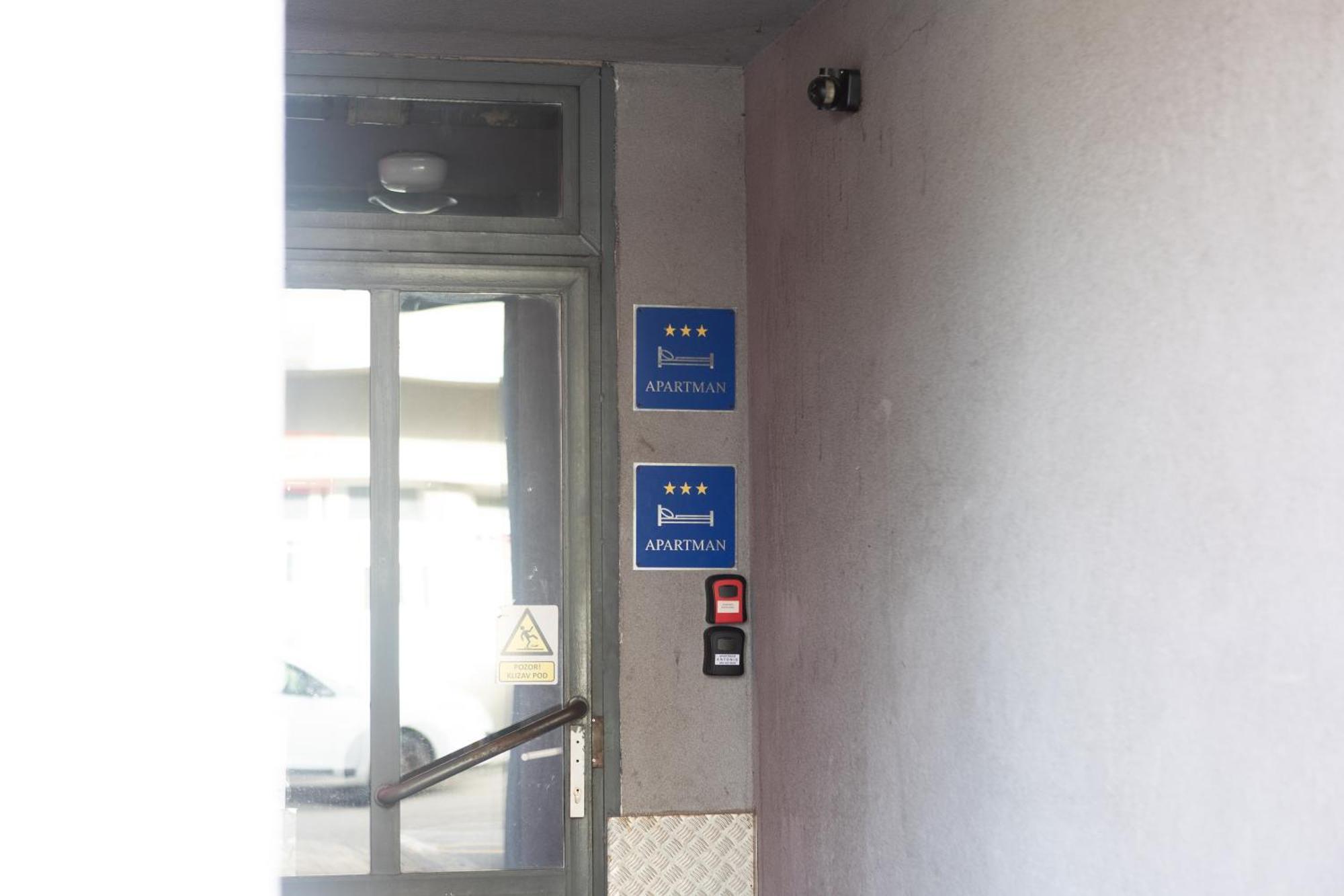 Apartman Antonio Gospic Ngoại thất bức ảnh