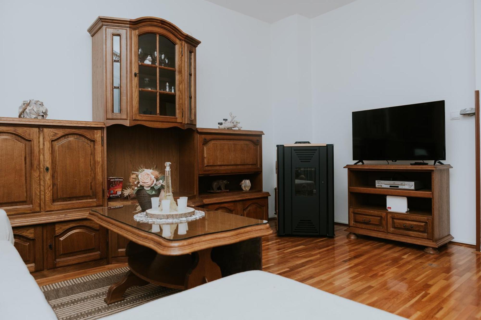 Apartman Antonio Gospic Ngoại thất bức ảnh